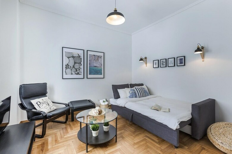 Elegant 2 Bedroom Apartment In Thissio