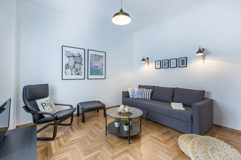 Elegant 2 Bedroom Apartment In Thissio