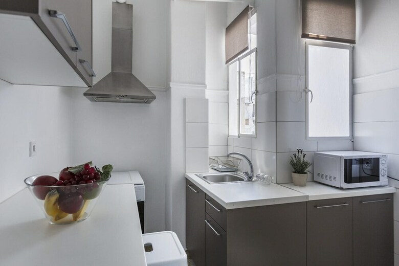 Elegant 2 Bedroom Apartment In Thissio