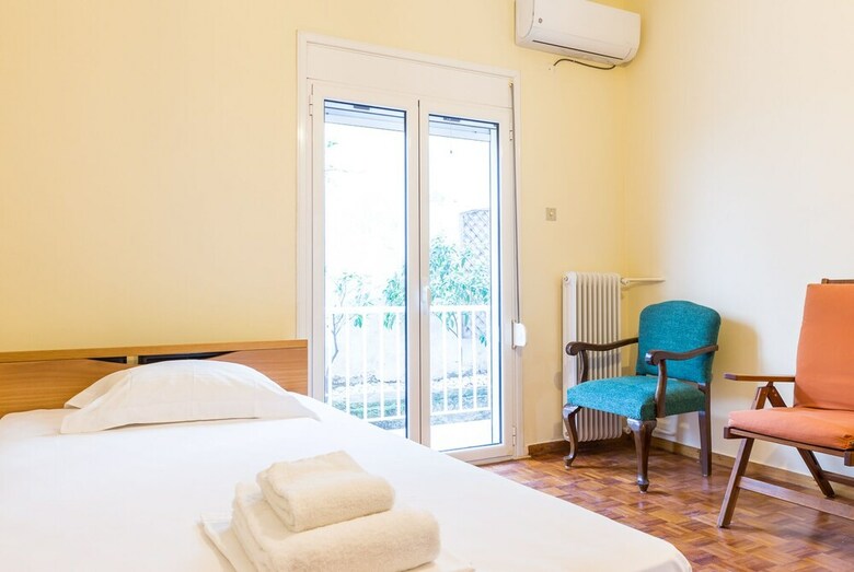 Classy Apartment With 2 Bedrooms In Petralona