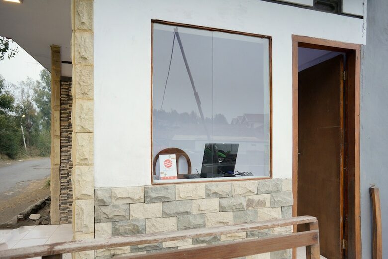 Hostal Oyo 2120 Pieter Homestay Bromo