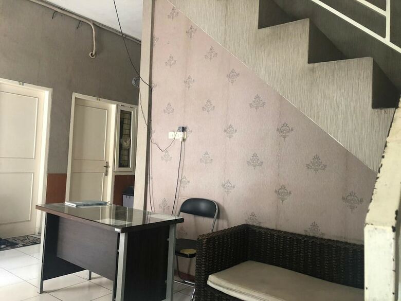 Hostal Oyo 1893 Omah Dharma - Adults Only
