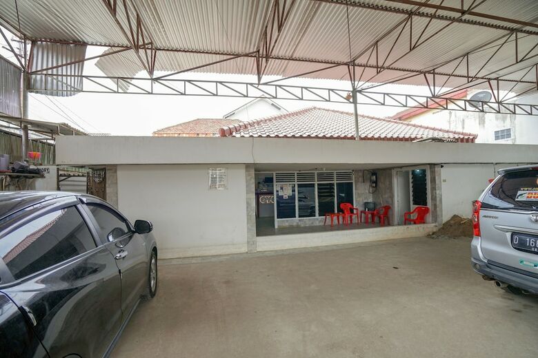 Hotel Oyo 1868 Penginapan Sekip