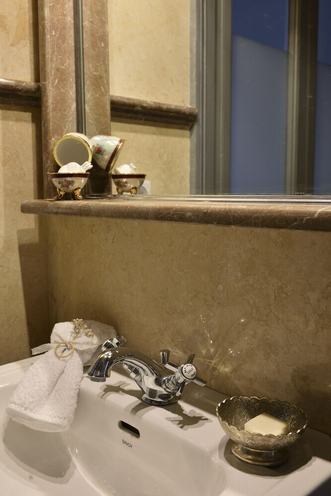 Athenian Vintage Apartments