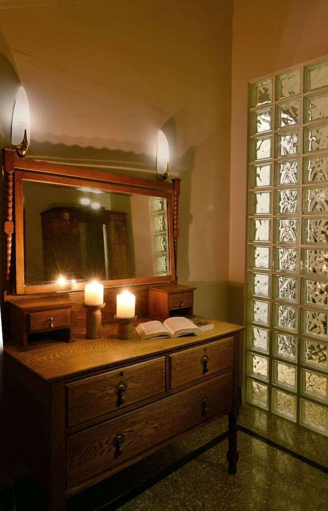 Athenian Vintage Apartments