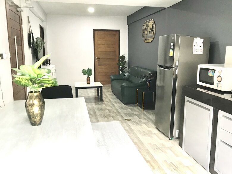Hotel The Silver Stag 5mins Bts 9mins Jjmarket