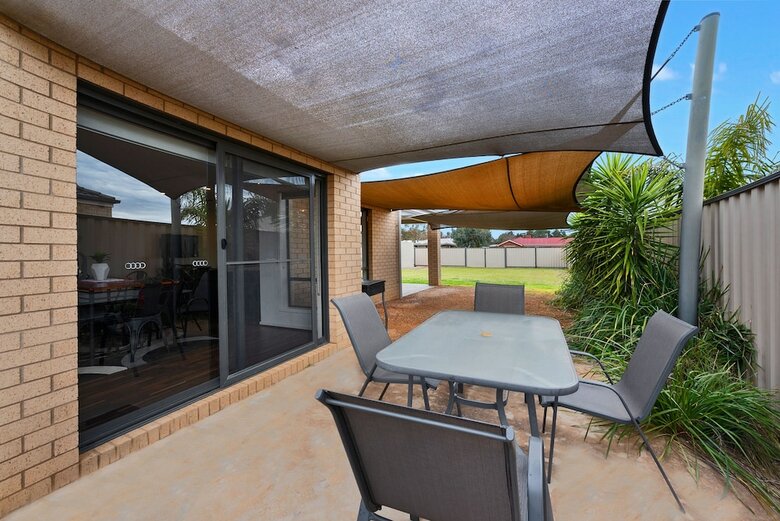 Bundalong On Clarke St