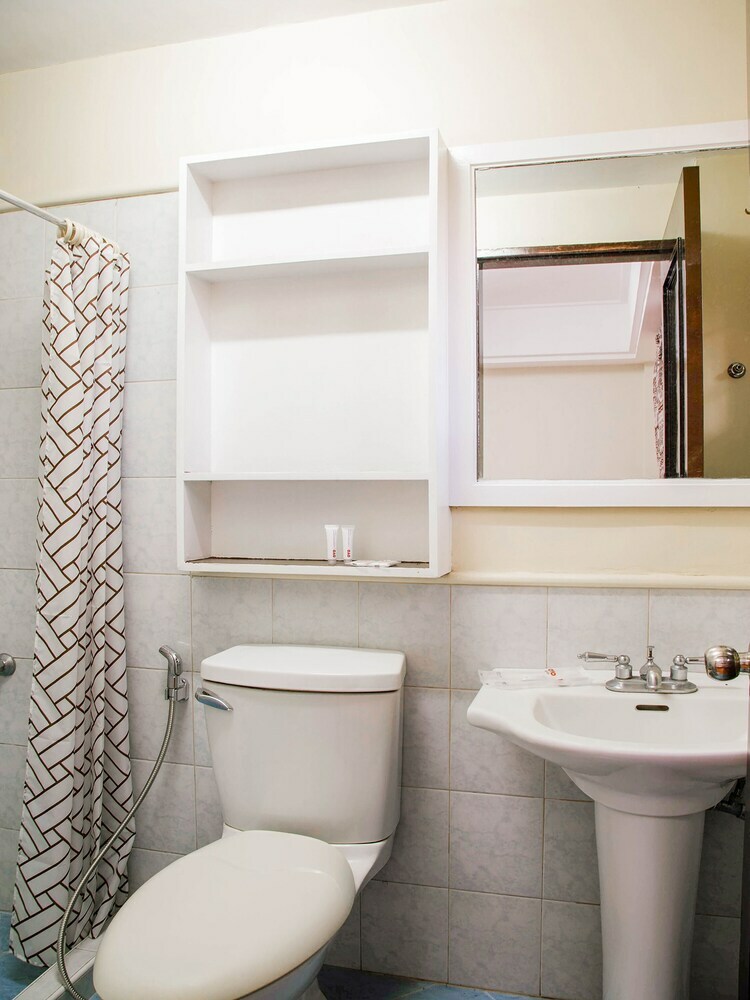 Hotel Oyo 211 Las Palmeras Apartelle