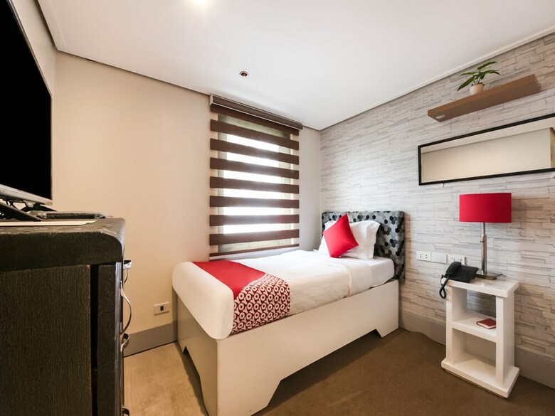Hotel Oyo 492 Sunset View Ridge Residences