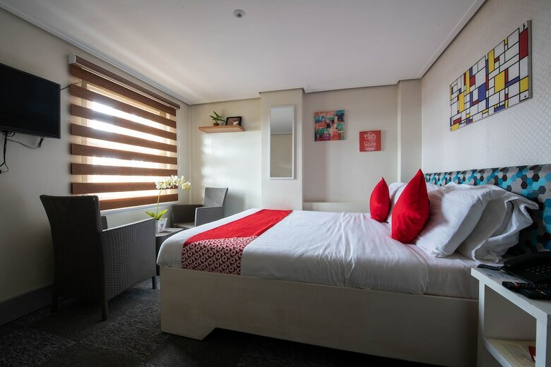 Hotel Oyo 492 Sunset View Ridge Residences