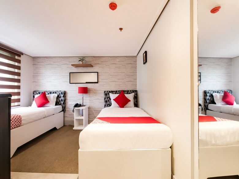 Hotel Oyo 492 Sunset View Ridge Residences