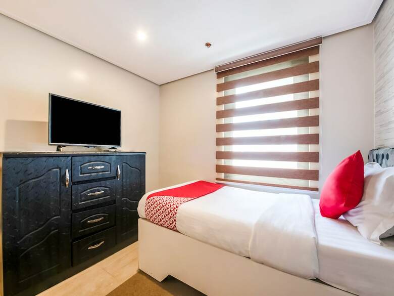 Hotel Oyo 492 Sunset View Ridge Residences