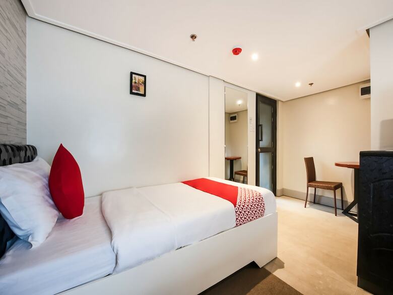 Hotel Oyo 492 Sunset View Ridge Residences