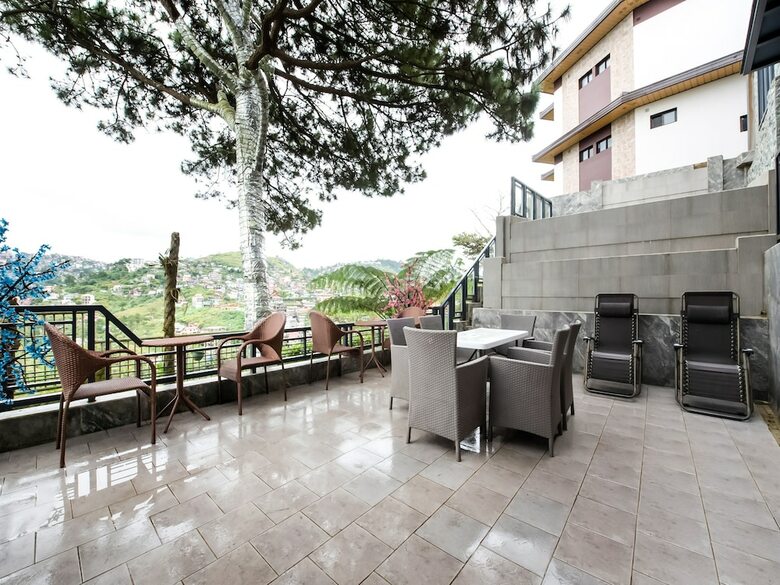 Hotel Oyo 492 Sunset View Ridge Residences