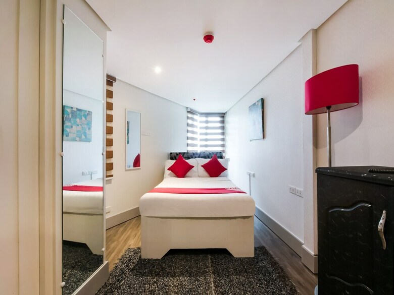 Hotel Oyo 492 Sunset View Ridge Residences