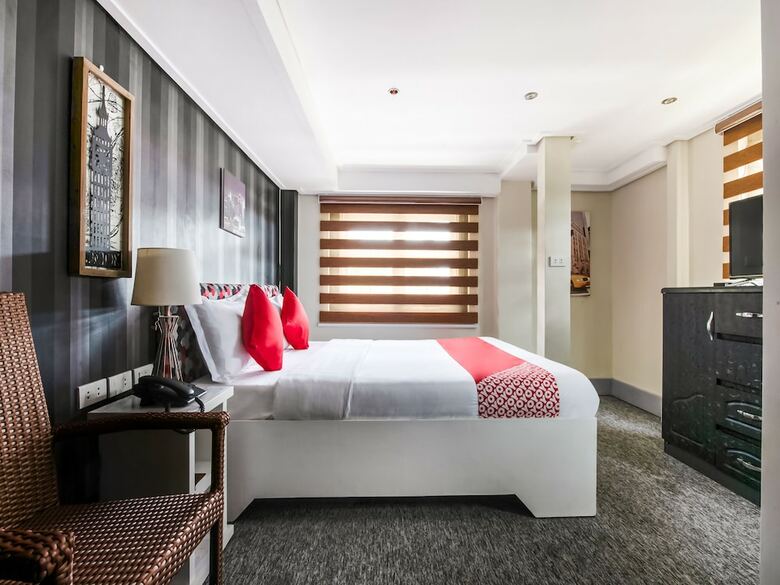 Hotel Oyo 492 Sunset View Ridge Residences