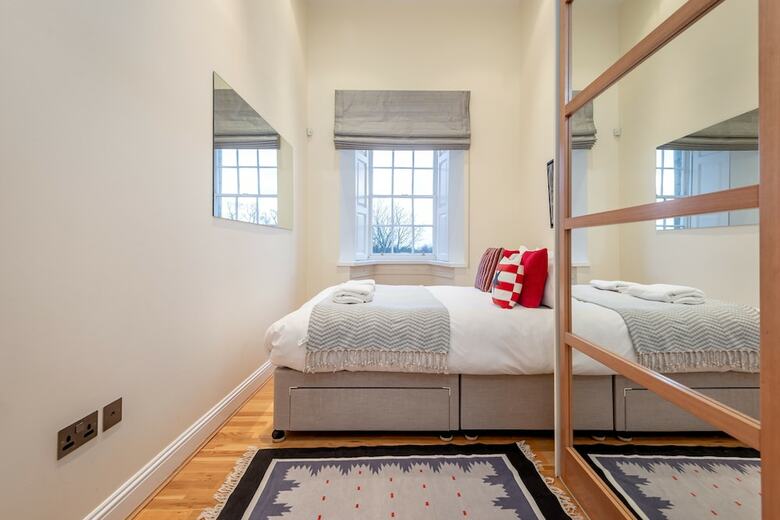 Majestic Apartment In Elie House