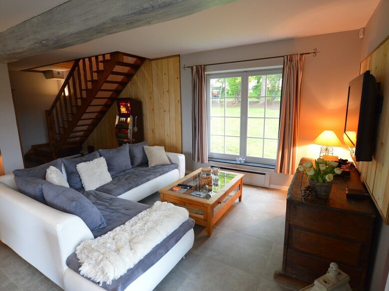 Cozy Holiday Home In Polleur With Sauna