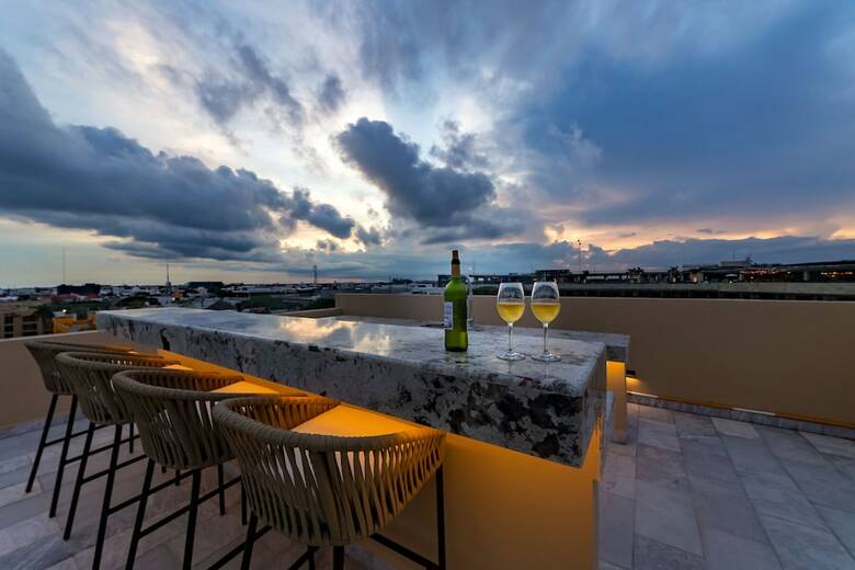 Aparthotel Singular Joy Vacation Rentals