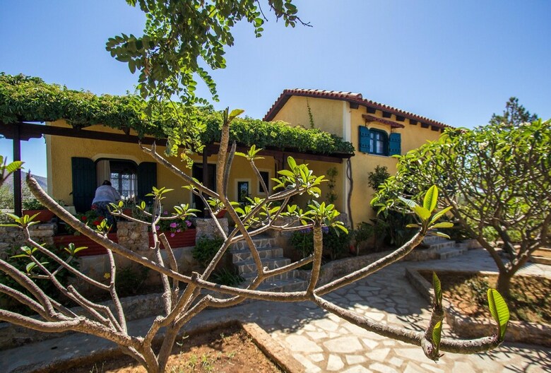 Gorgeous Stone Cottage By The Sea