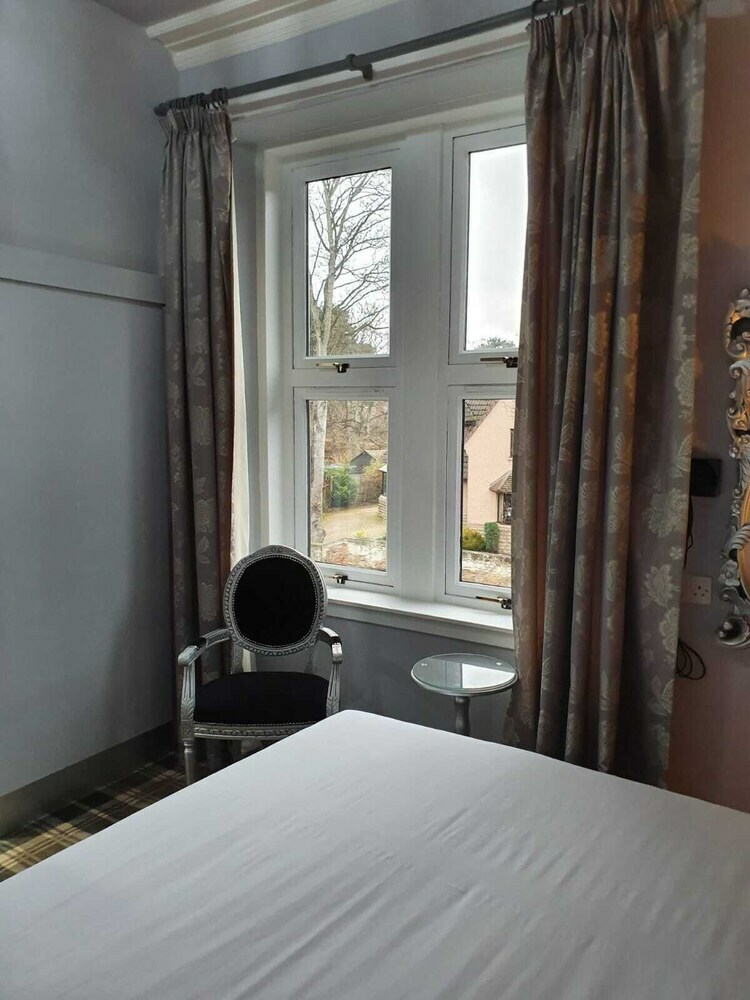 West End Hotel