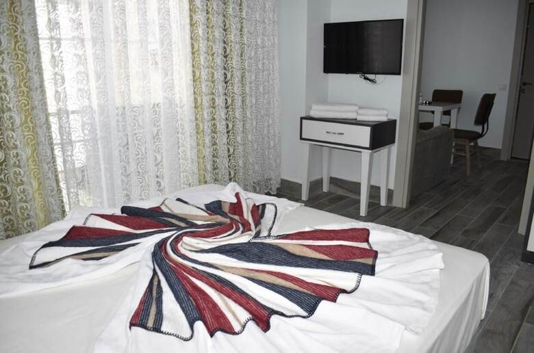 Bone Apart Otel
