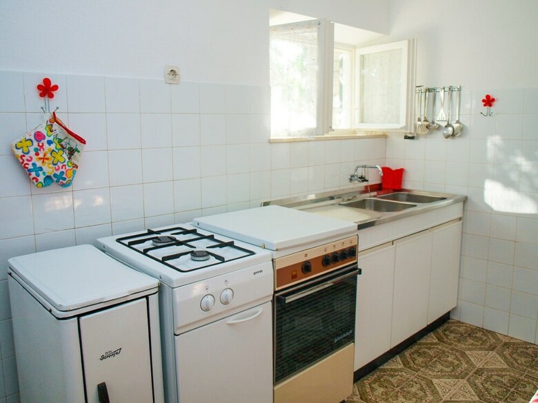 Apartment Postira Meri