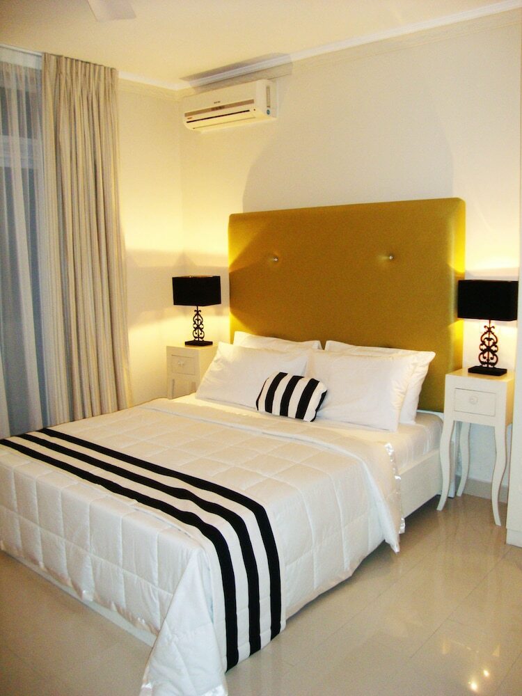 The Aknac Hotel