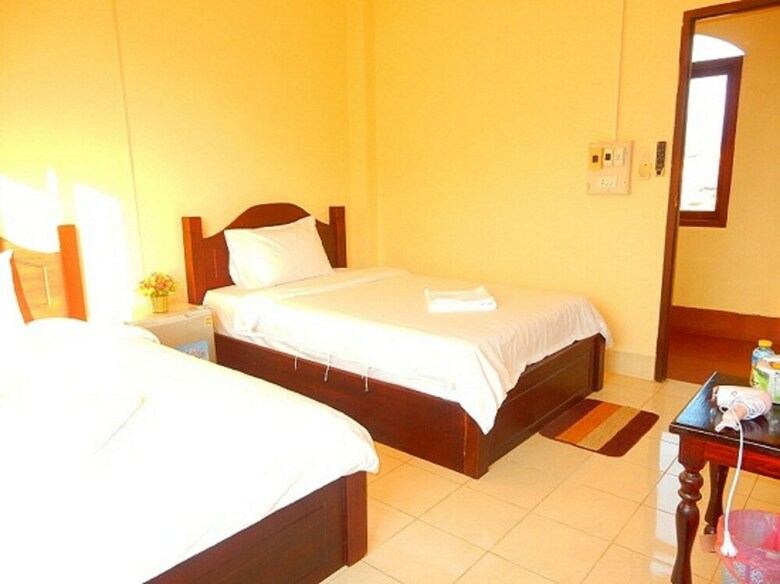 Vang Vieng Camellia Hotel