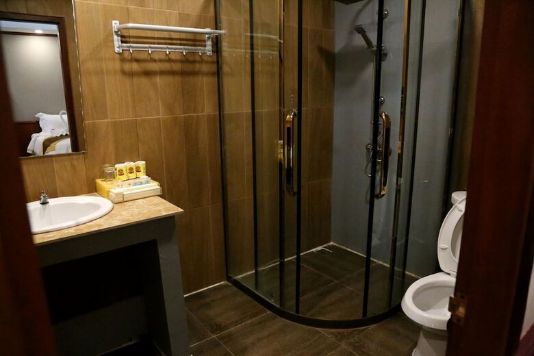 Lisha Grand Hotel