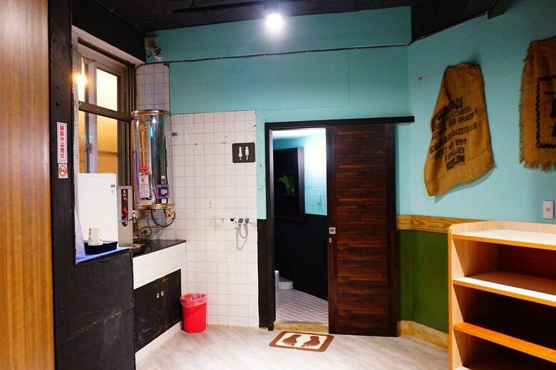 Hotel Qingju Hostel