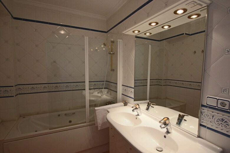 Luxury Villa Surrounded By Vineyards - 7bd Great For Big Groups W/private Pool