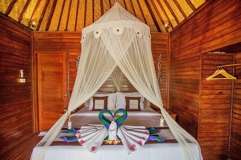 Bed & Breakfast Maharatu Villas