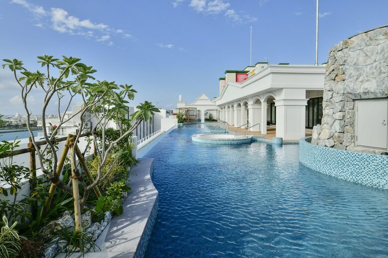 Hotel Lequ Okinawa Chatan Spa & Resort
