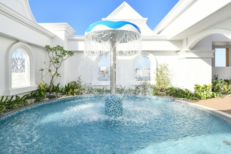 Hotel Lequ Okinawa Chatan Spa & Resort