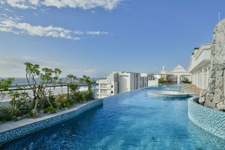 Hotel Lequ Okinawa Chatan Spa & Resort