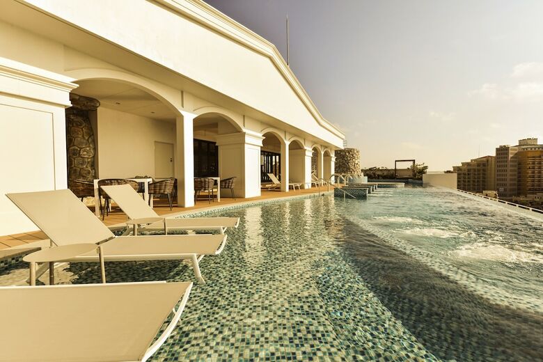 Hotel Lequ Okinawa Chatan Spa & Resort