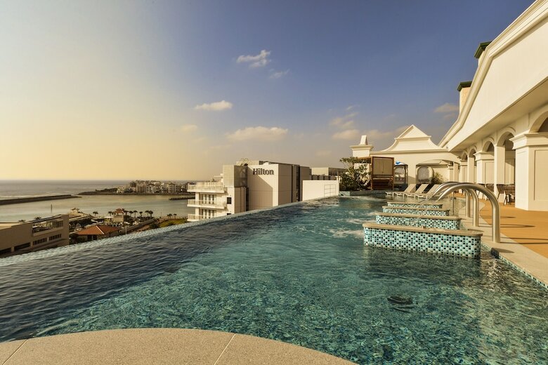 Hotel Lequ Okinawa Chatan Spa & Resort