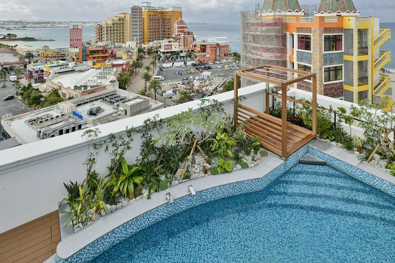 Hotel Lequ Okinawa Chatan Spa & Resort