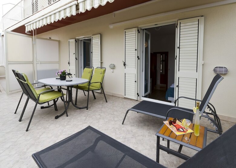 Apartment Michelle - 2 Bedrooms,terrace, Sea View