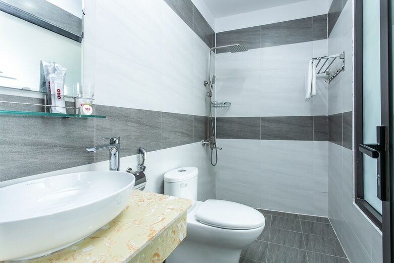 Hotel Oyo 586 Hoang Anh Apartment