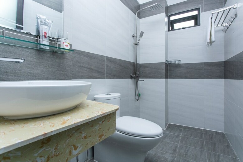 Hotel Oyo 586 Hoang Anh Apartment
