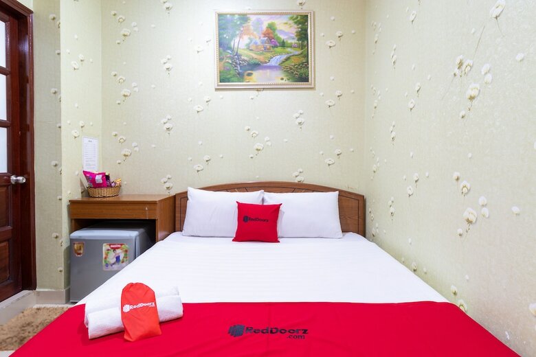 Hotel Reddoorz @ Phan Dang Luu Street
