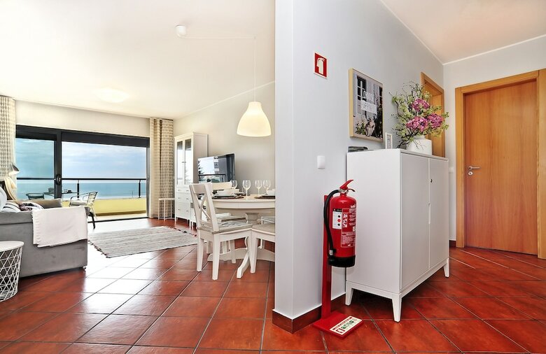 Ocean Breeze Apartment