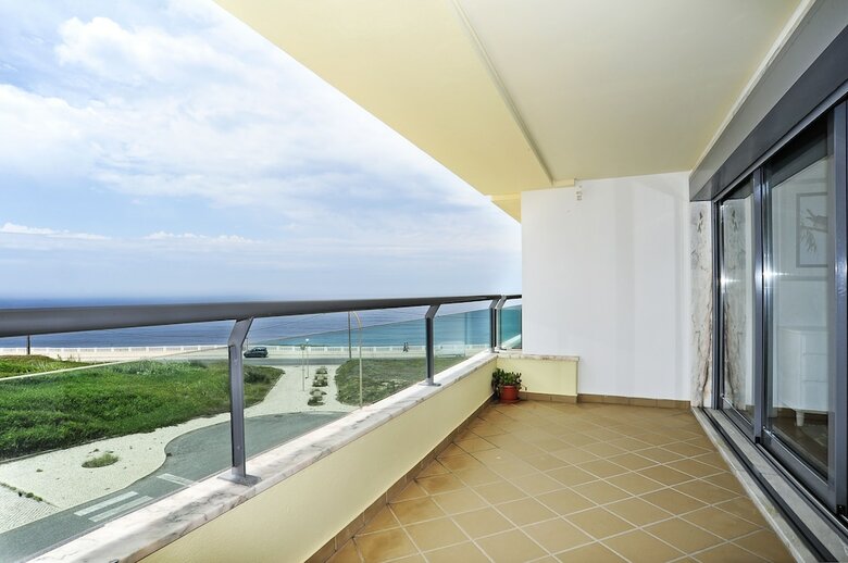 Ocean Breeze Apartment