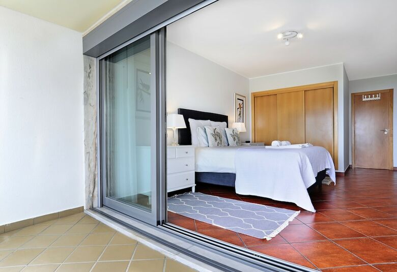 Ocean Breeze Apartment