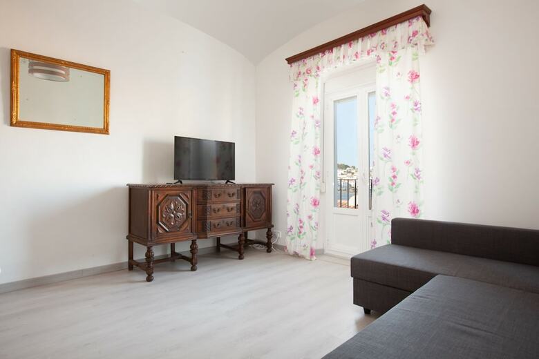 Apartamentos Akira Flats Cadaques Llane