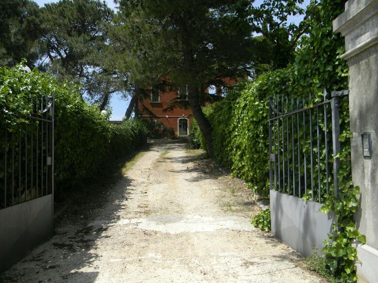 Dimora Del Falconiere B&B