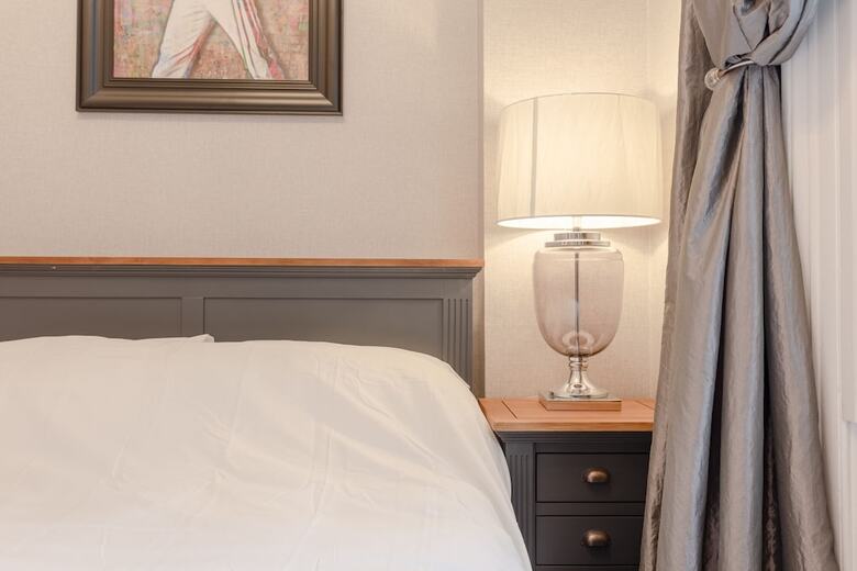Elegant 2 Bedroom British Themed Apartment