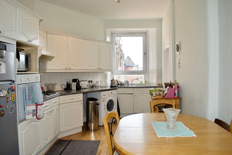 Spacious & Homely Dalry Apartment